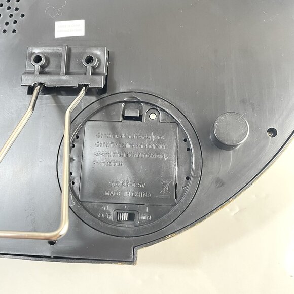 Moving Spider On Girl Framed Portrait Spirit Halloween Prop w Spooky Sounds - Picture 9 of 14